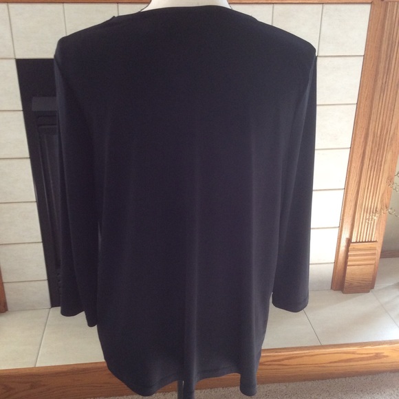 New Additions Maternity Top - Picture 3 of 4